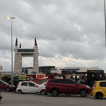 Homestay Kuala Terengganu Near Batu Burok, Hospital Hsnz, Ktcc Mall, Drawbridge C エクステリア 写真