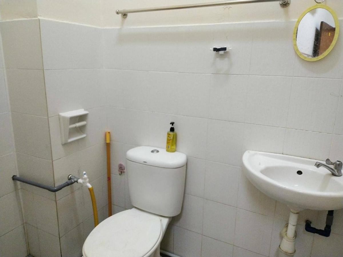 Homestay Kuala Terengganu Near Batu Burok, Hospital Hsnz, Ktcc Mall, Drawbridge C エクステリア 写真